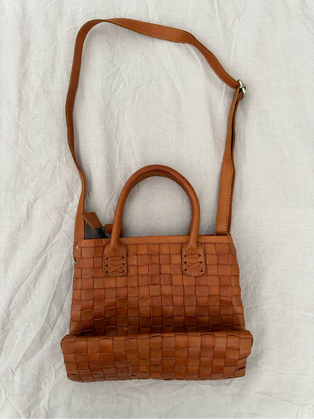 Artisan woven leather crossbody/handbag - Picture 2 of 7